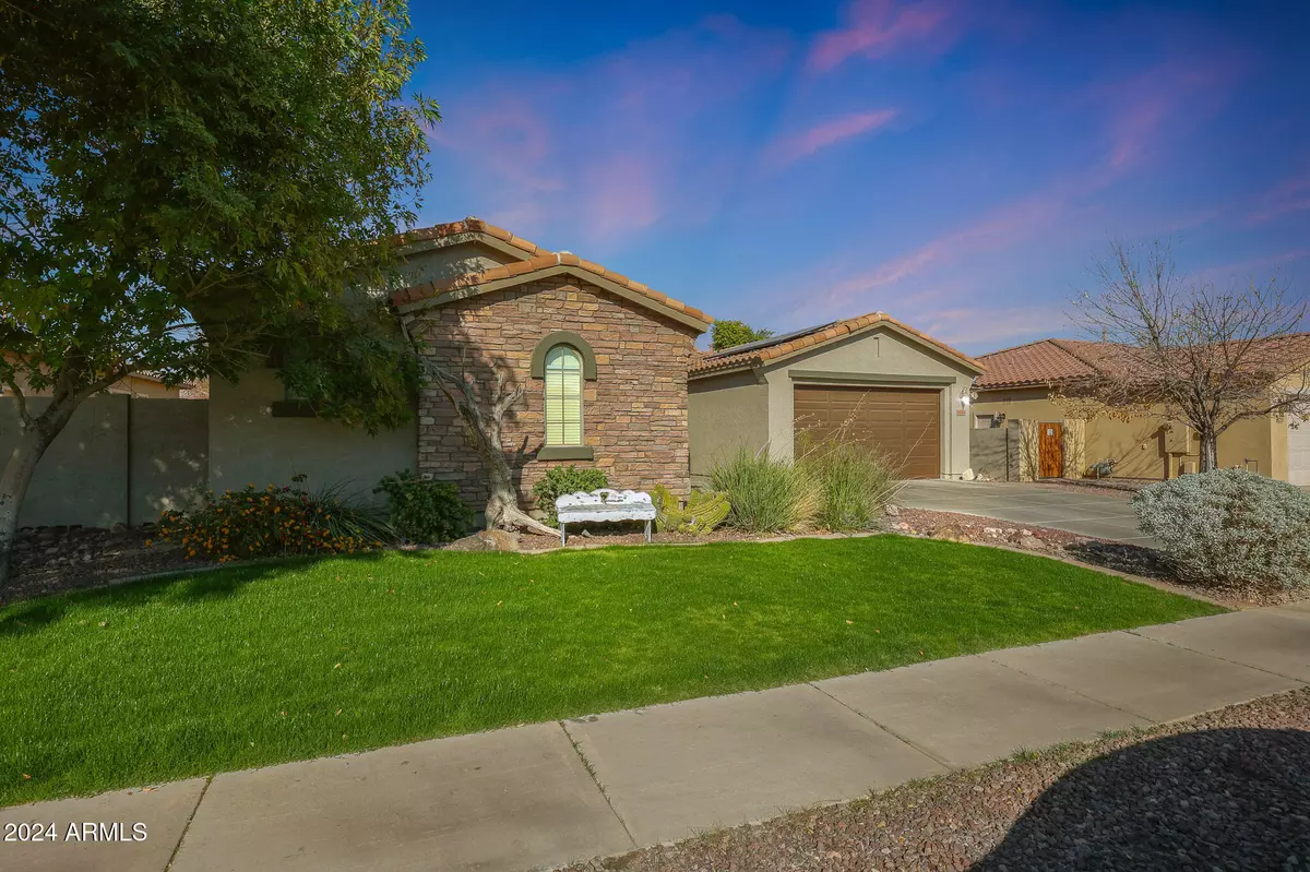 Litchfield Park, AZ 85340,19204 W OREGON Avenue