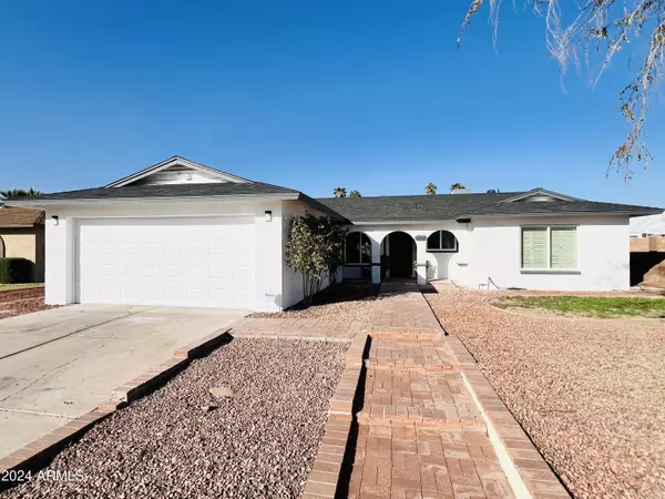 5252 W GARDEN Drive, Glendale, AZ 85304