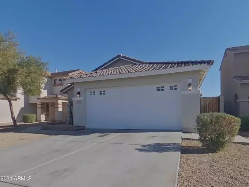 6719 W DESERT Lane, Laveen, AZ 85339