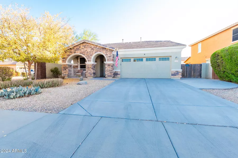 15009 W GLENROSA Avenue, Goodyear, AZ 85395