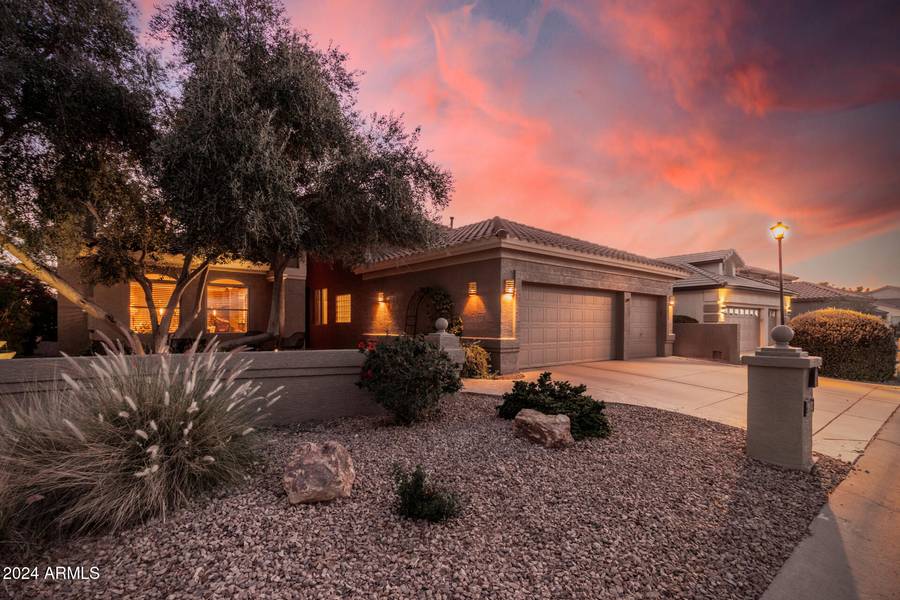 9913 E CEDAR WAXWING Drive, Sun Lakes, AZ 85248