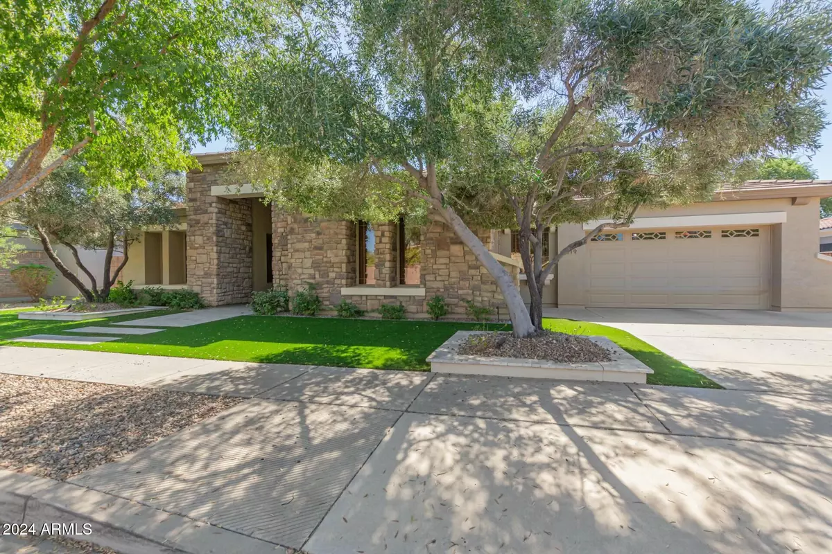 Chandler, AZ 85286,819 W SPARROW Place