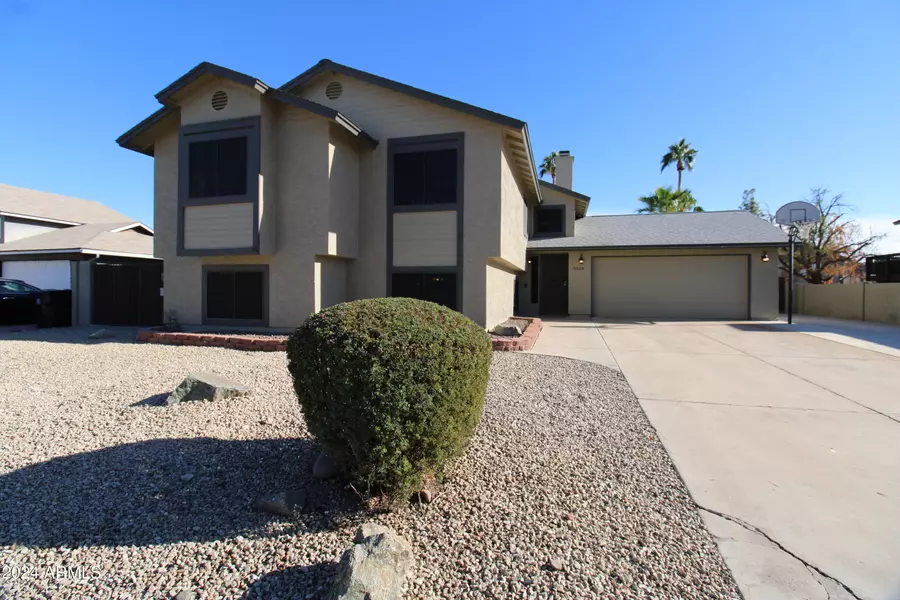 3829 E Dewberry Avenue, Mesa, AZ 85206