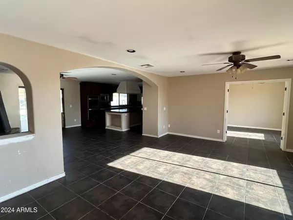 Cave Creek, AZ 85331,4934 E CALLE DE LAS ESTRELLAS --