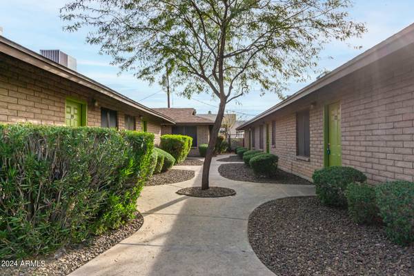 Phoenix, AZ 85018,3325 E PINCHOT Avenue #23