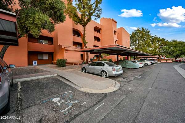 Phoenix, AZ 85032,12212 N PARADISE VILLAGE Parkway S #105