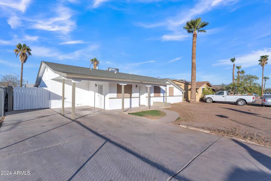 2308 E CHIPMAN Road, Phoenix, AZ 85040