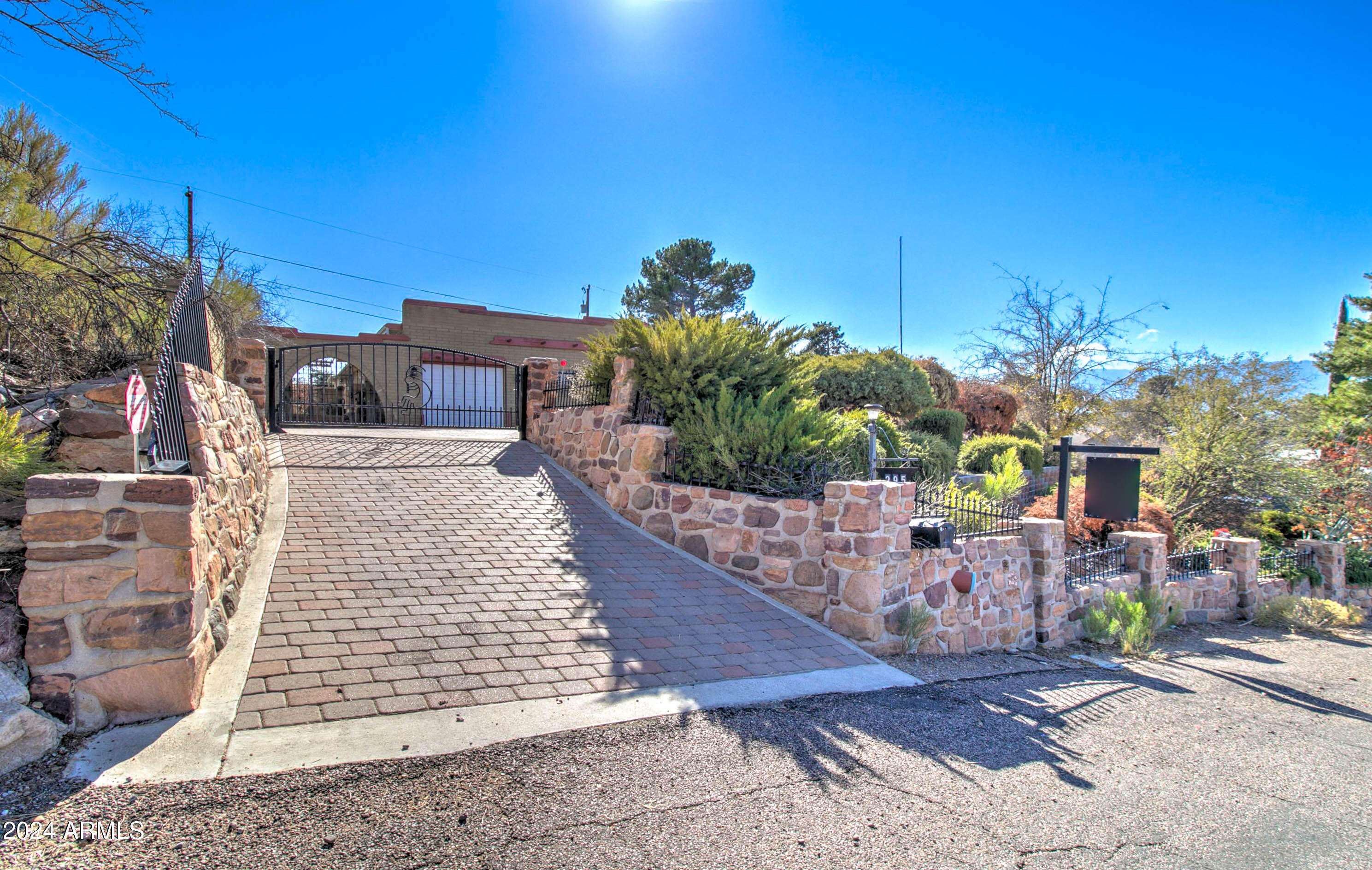 295 E HUNTER Drive,  Globe,  AZ 85501