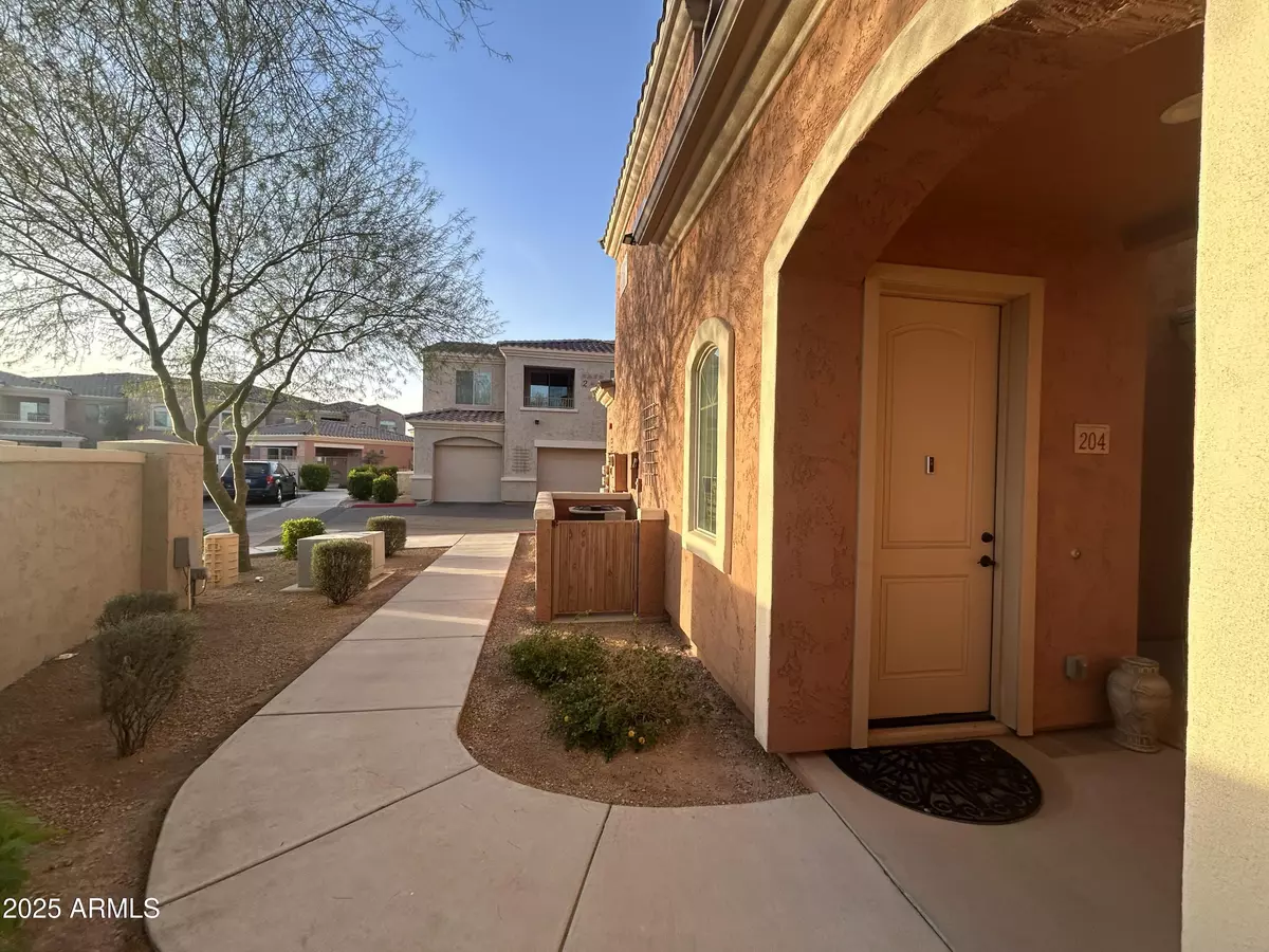 Chandler, AZ 85225,900 S CANAL Drive #204