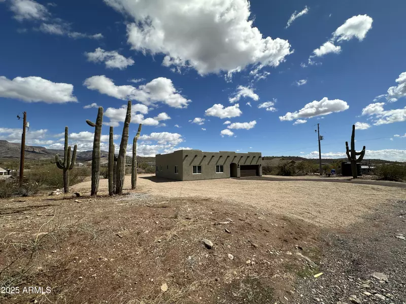 49005 N 7TH Avenue, New River, AZ 85087