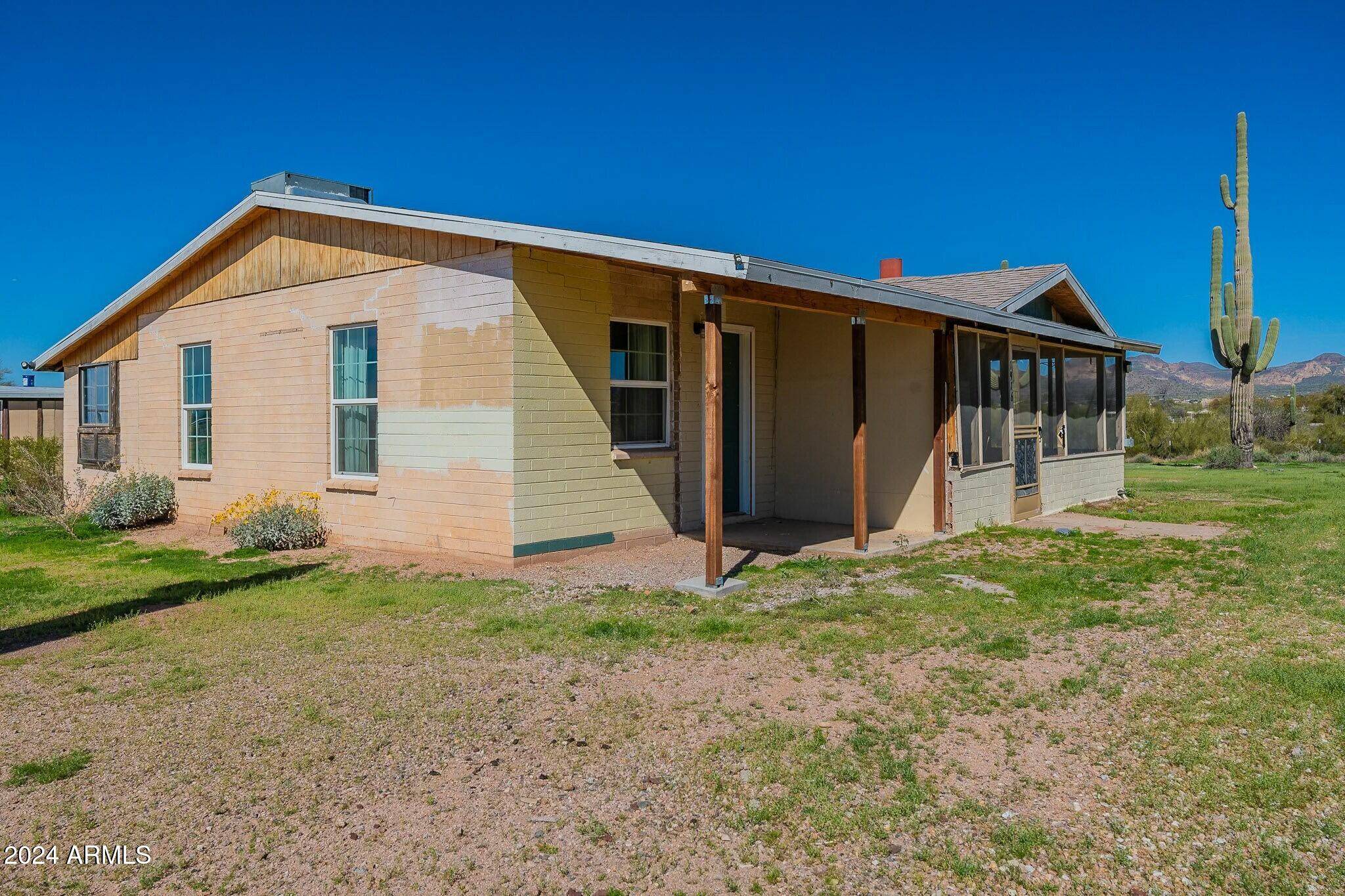 Apache Junction, AZ 85119,1907 E FOOTHILL Street