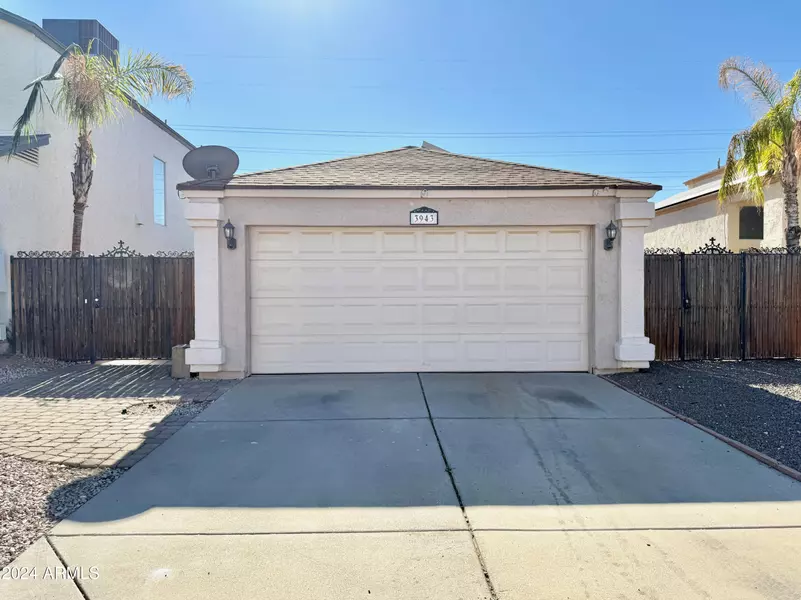 3943 W Whispering Wind Drive, Glendale, AZ 85310