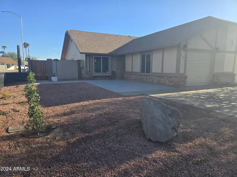 1005 W ELENA Circle, Mesa, AZ 85210