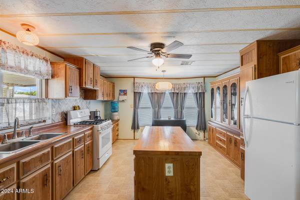 Mesa, AZ 85210,61 W SOUTHERN Avenue #B20-89