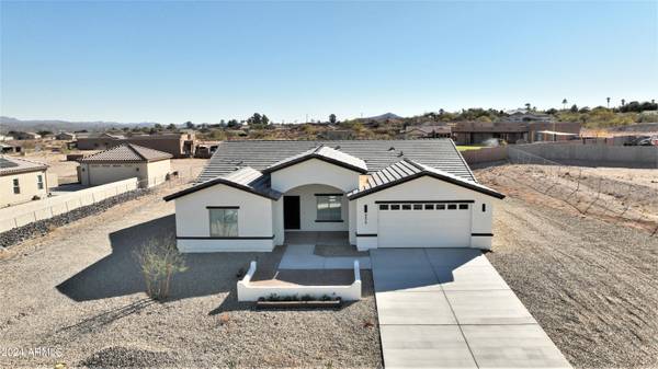 Wickenburg, AZ 85390,955 Calle Azul --