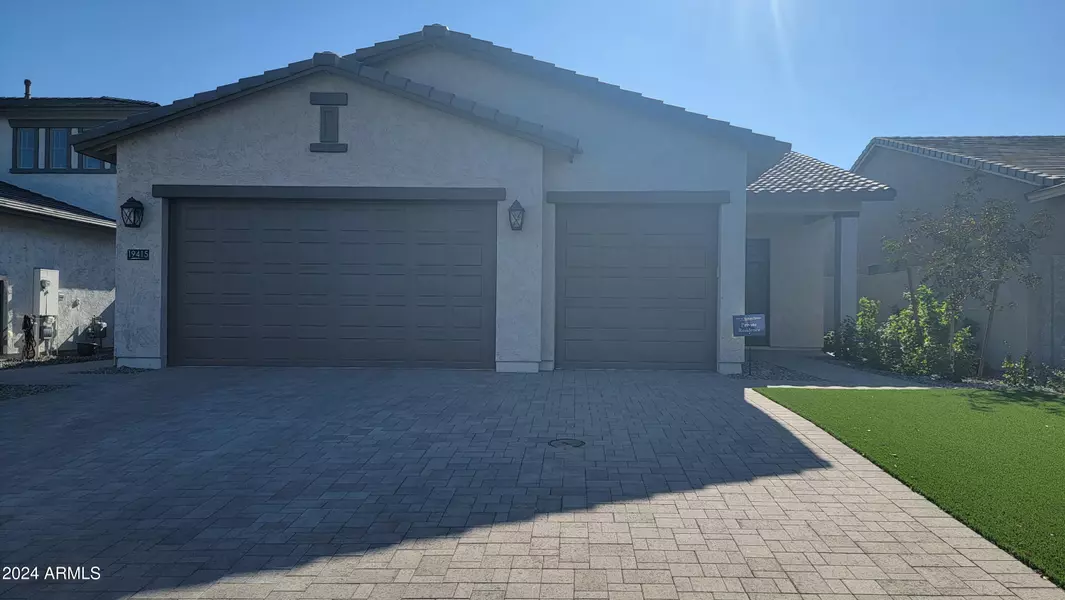 19415 W LUKE Avenue, Litchfield Park, AZ 85340