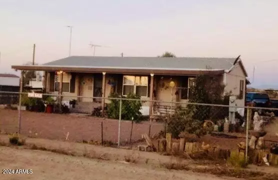 27380 S SANTA FE Road, Congress, AZ 85332