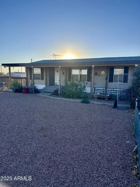 27380 S SANTA FE Road, Congress, AZ 85332