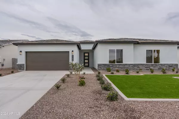 935 N 97th Way, Mesa, AZ 85207