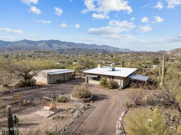 33695 S TURQUOISE Drive, Black Canyon City, AZ 85324