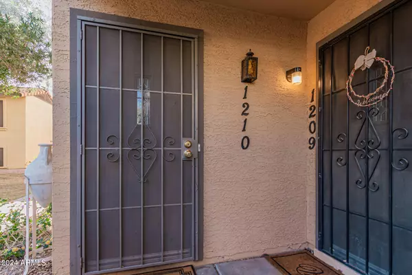 Scottsdale, AZ 85254,5704 E AIRE LIBRE Avenue #1210