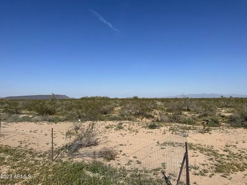 0 000 Avenue #40, Tonopah, AZ 85354