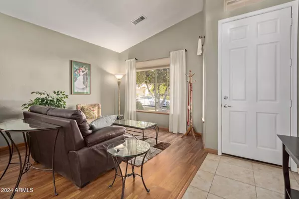 Glendale, AZ 85304,5827 W CHARTER OAK Road