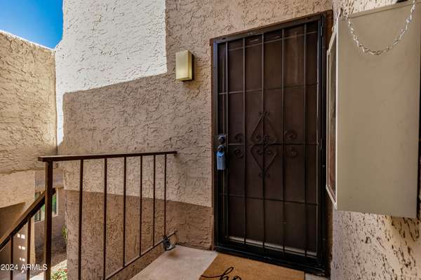 Phoenix, AZ 85032,4554 E PARADISE VILLAGE Parkway N #231