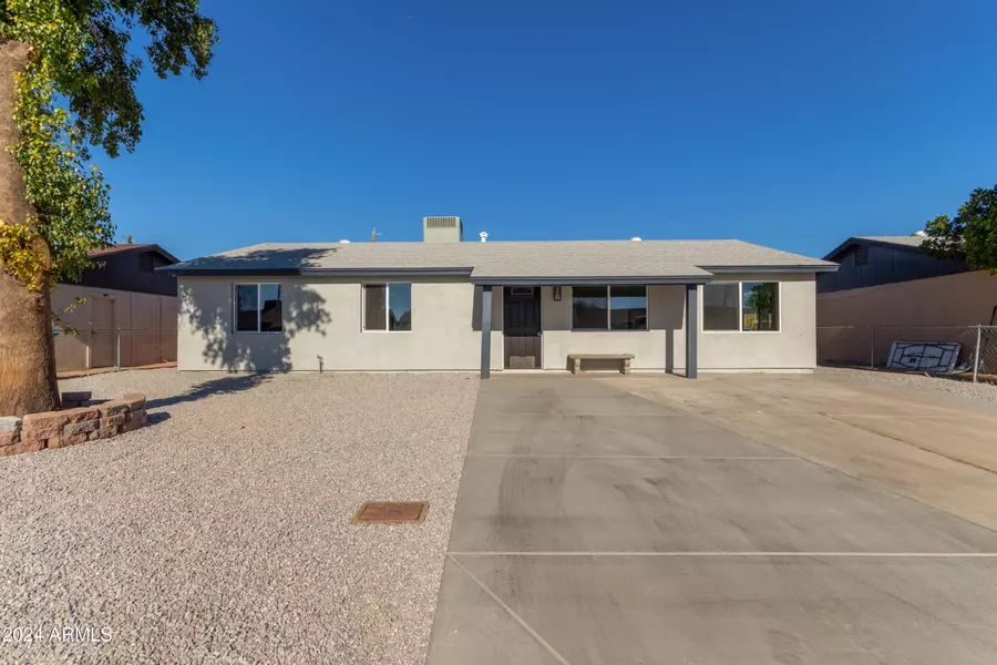 7272 W COLLEGE Drive, Phoenix, AZ 85033