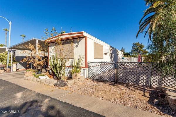 Phoenix, AZ 85024,19401 N 7TH Street N #121