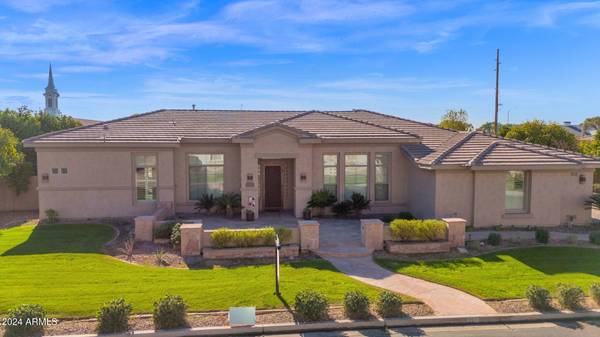 3331 E INDIGO Circle, Mesa, AZ 85213