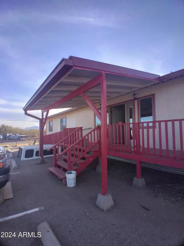 Huachuca City, AZ 85616,686 E Highway 82 --