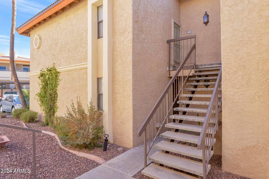 10410 N CAVE CREEK Road #2015, Phoenix, AZ 85020