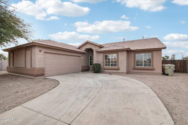 8218 W STELLA Avenue, Glendale, AZ 85303