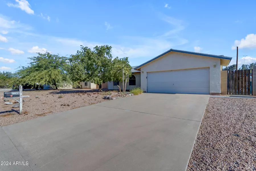 1049 S MARA Drive, Apache Junction, AZ 85120