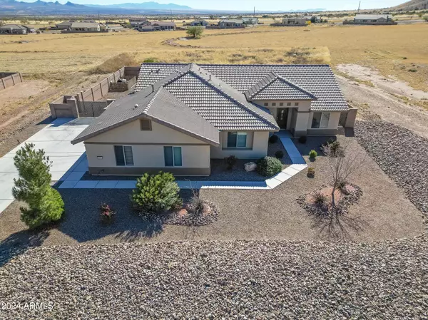 6645 E SADDLEHORN Circle, Hereford, AZ 85615