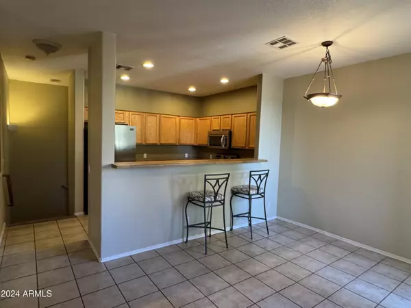 Mesa, AZ 85203,1335 E JUNE Street #239