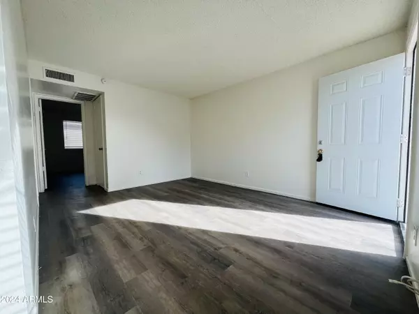 Glendale, AZ 85302,5918 W Alice Drive #1