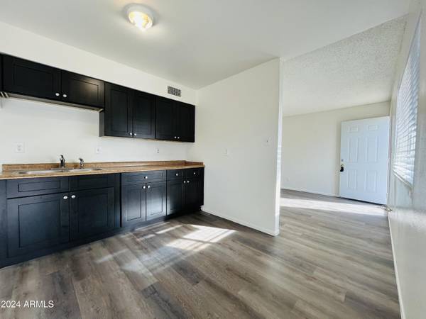 Glendale, AZ 85302,5918 W Alice Drive #1