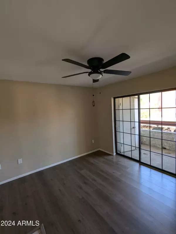 Phoenix, AZ 85051,3119 W COCHISE Drive #228