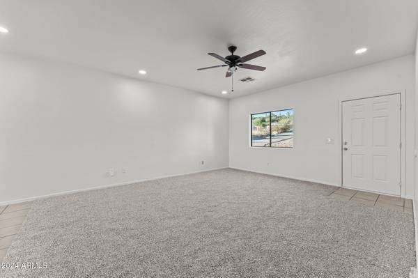 Black Canyon City, AZ 85324,19255 E CACTUS Way