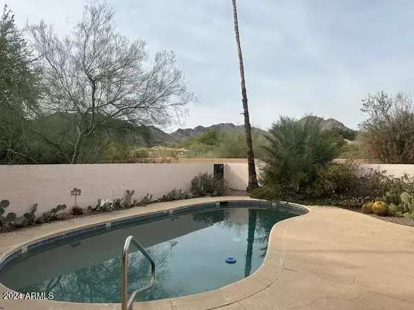 Paradise Valley, AZ 85253,6615 E CHENEY Drive