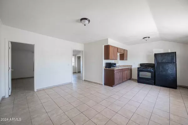 Chandler, AZ 85225,864 E CHANDLER Boulevard #7