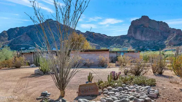 6105 N CAMELBACK MANOR Drive, Paradise Valley, AZ 85253