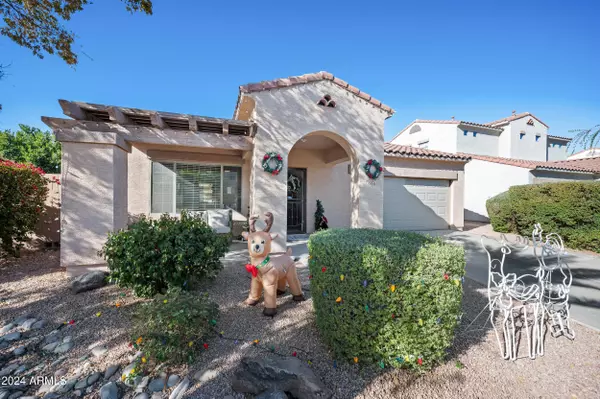 6354 S SINOVA Avenue, Gilbert, AZ 85298