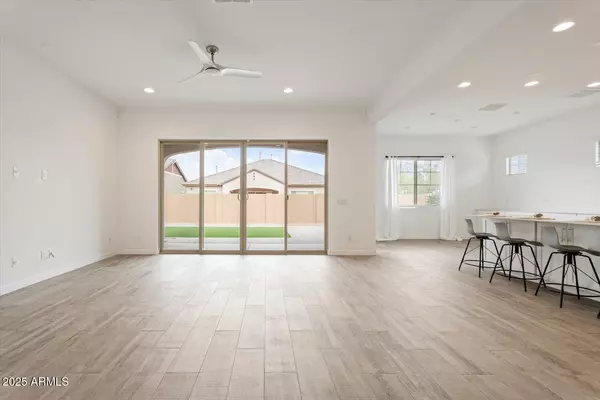 Chandler, AZ 85249,214 E TAURUS Place