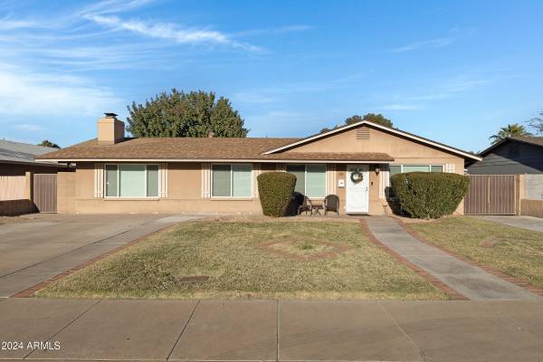 Phoenix, AZ 85032,2456 E VISTA Drive