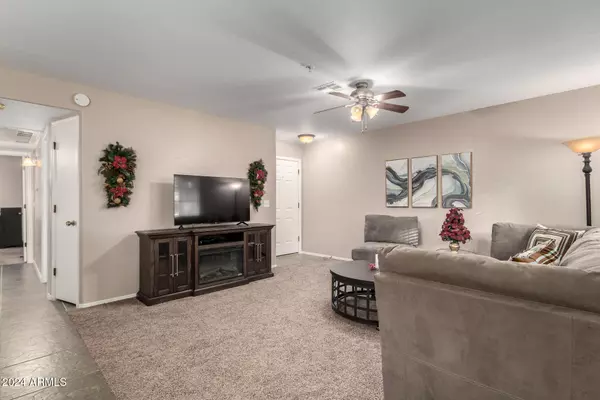 Chandler, AZ 85226,255 S KYRENE Road #133