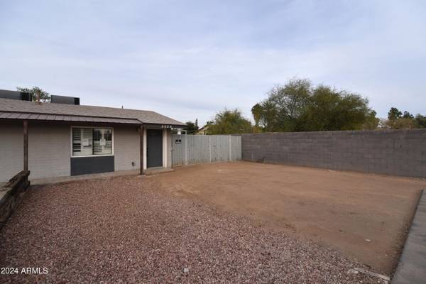 Glendale, AZ 85301,5028 W MIDWAY Avenue