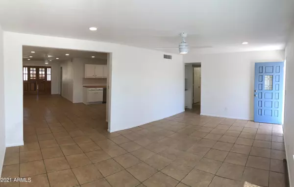 Phoenix, AZ 85042,6807 S 44TH Place